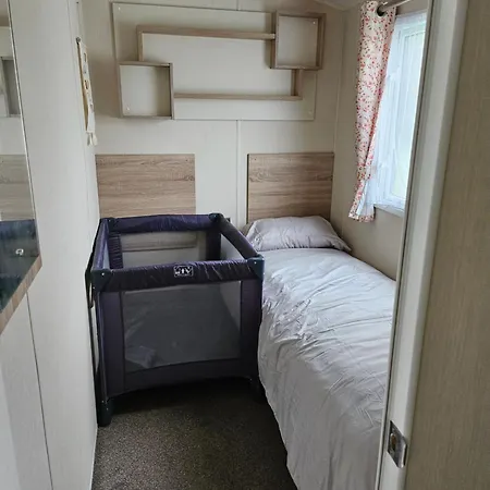 Beautiful 10 Berth Caravan Corton  Exterior photo