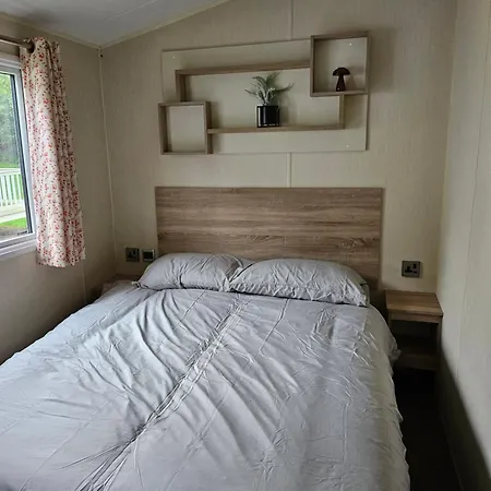 Beautiful 10 Berth Caravan Corton  Exterior photo