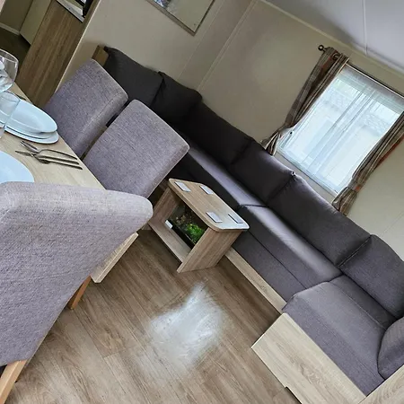 Beautiful 10 Berth Caravan Corton  Exterior photo