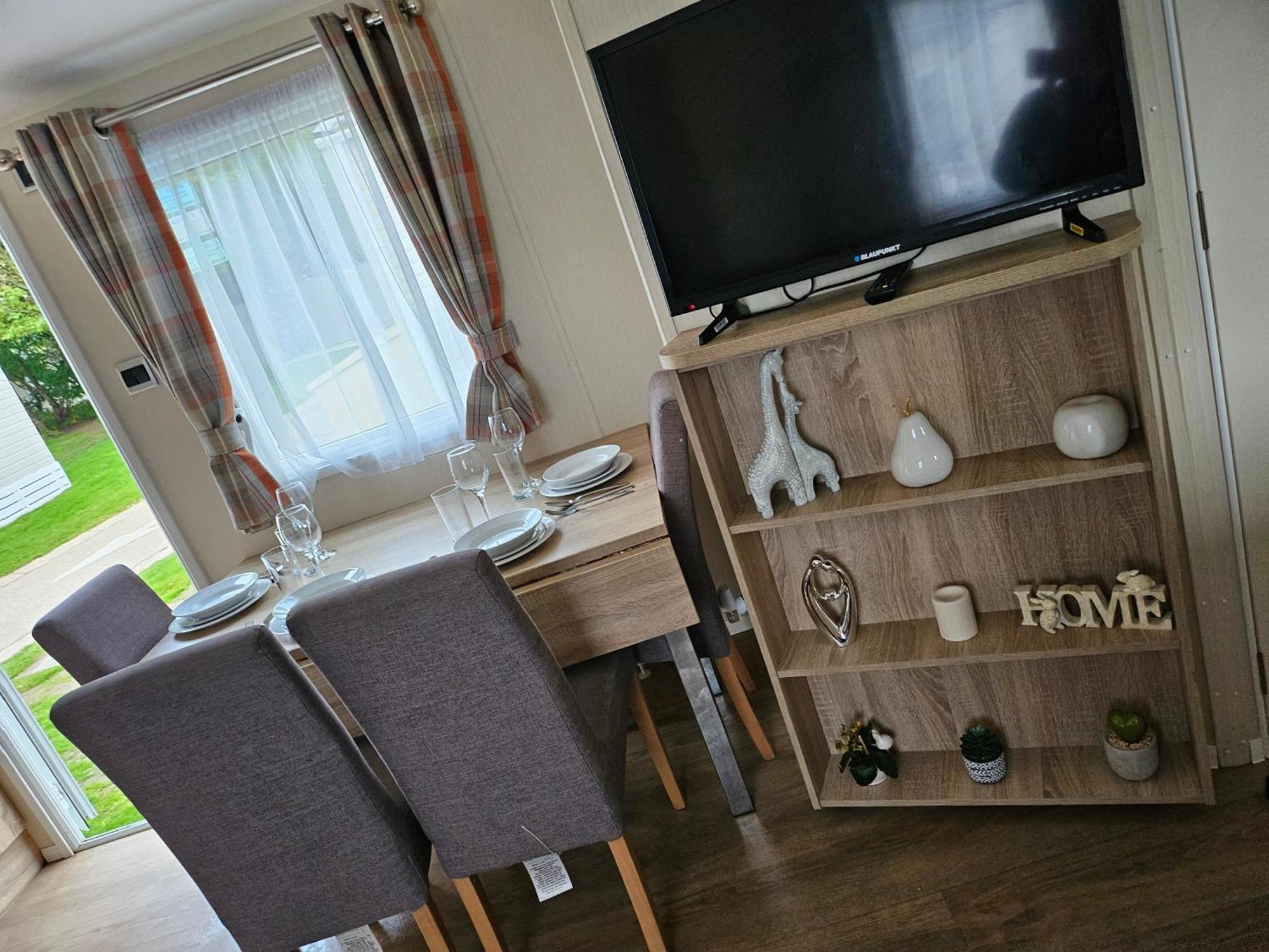 Apartment Beautiful 10 Berth Caravan