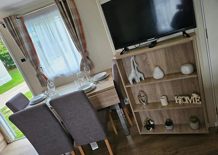 Beautiful 10 Berth Caravan